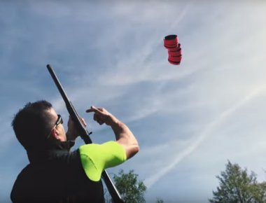 Νέο παγκόσμιο ρεκόρ του Raniero Testa: Έσπασε 13 πιάτα σε 1,6 δευτερόλεπτα με τη νέα καραμπίνα WINCHESTER SX4! (βίντεο)